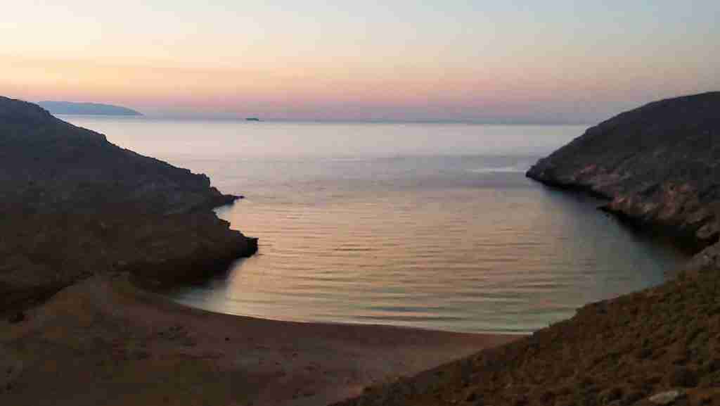 Οι παραλίες της Βόρειας Άνδρου: Μικρά και Μεγάλα Πέζα