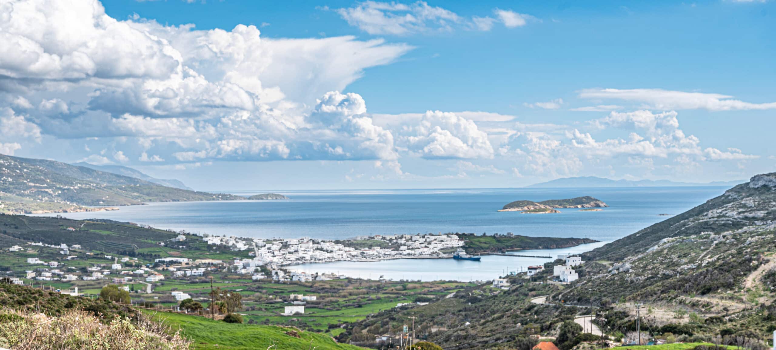 Το λιμάνι του Γαυρίου στην Άνδρο